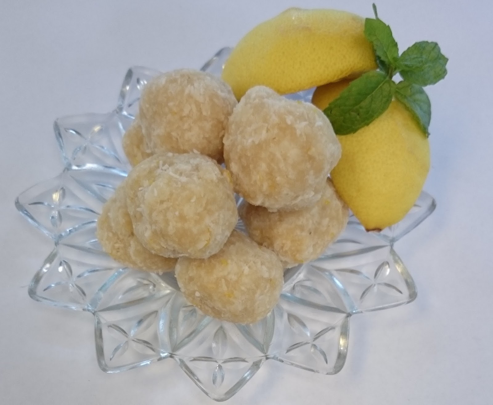 The Tolerant Intolerant Cook Lemon Bliss Balls {low FODMAP, GF, SF}