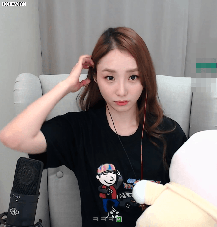 공손한 삿대질   나미춘 윤태진