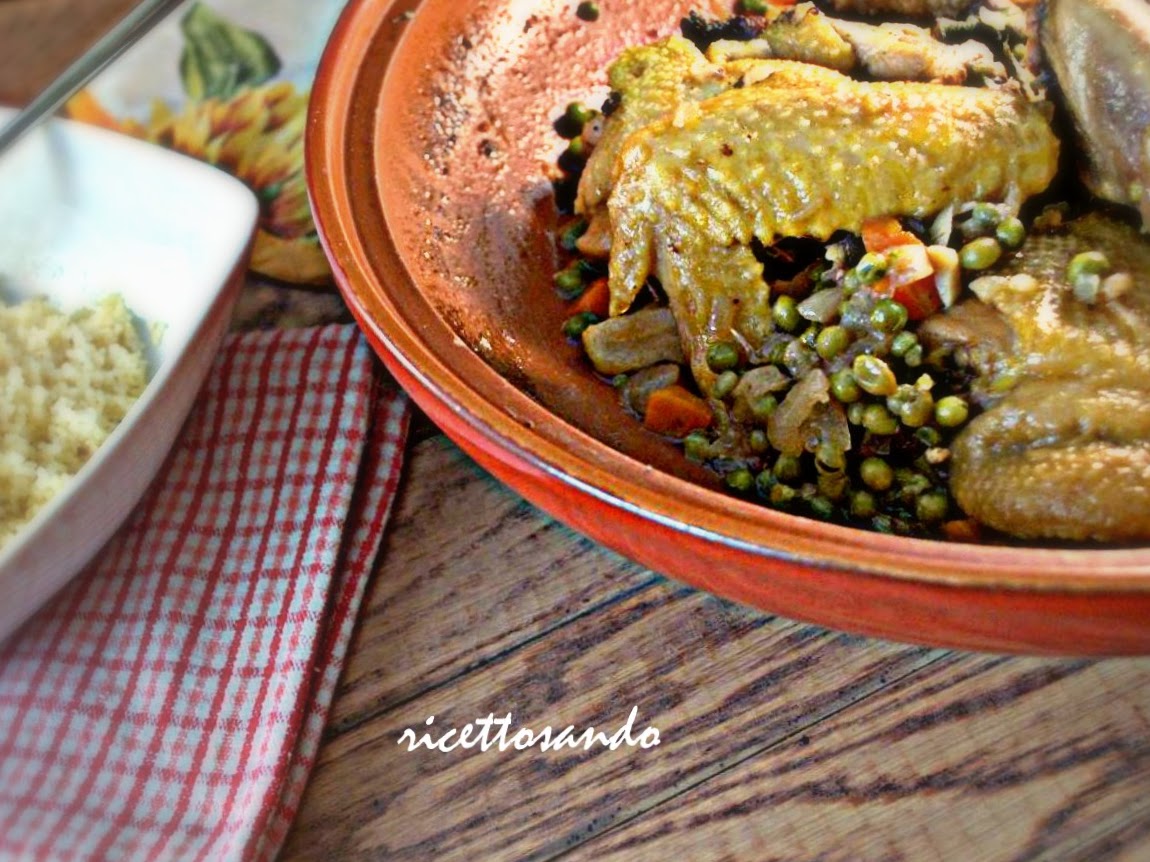 Tajine di pollo e verdure ricetta tradizionale marocchina per la cottura di carni stufate