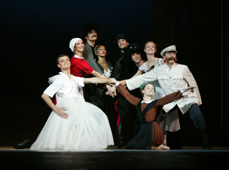 балет светлый ручей шостакович. д. балет золотой век большой театр. золотой век шостакович балет 1930. золотой век шостакович балет 1930.