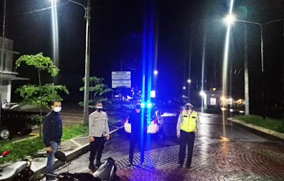 Antisipasi Rawan Kriminalitas Pada Malam Hari, Polsek Cileunyi Rutin Melaksanakan Patroli Dialogis dan Himbauan 3M