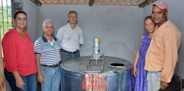 Iretama: Prefeitura e Emater entregam resfriadores para produtores rurais