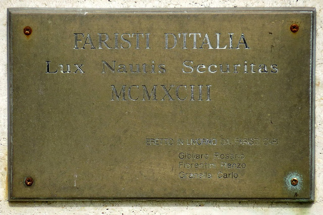 Plaque, monument to the Navy crews of the lighthouses, port of Livorno