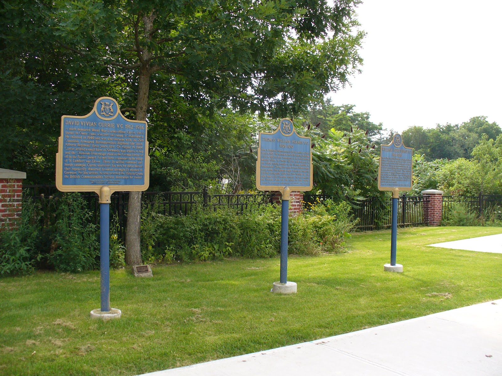Ontario War Memorials Owen Sound 3 V.C.s