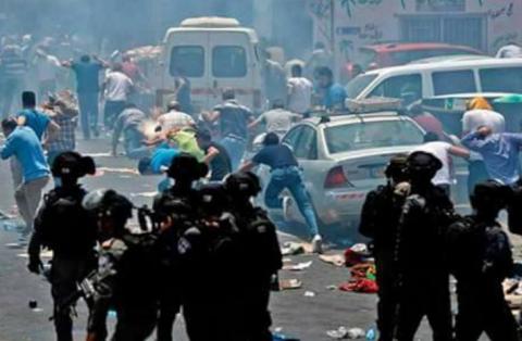 Polisi Israel Berondong Umat Islam Yang Sedang Shalat di Masjid Al Aqsa, Ini Foto-foto Dan Videonya