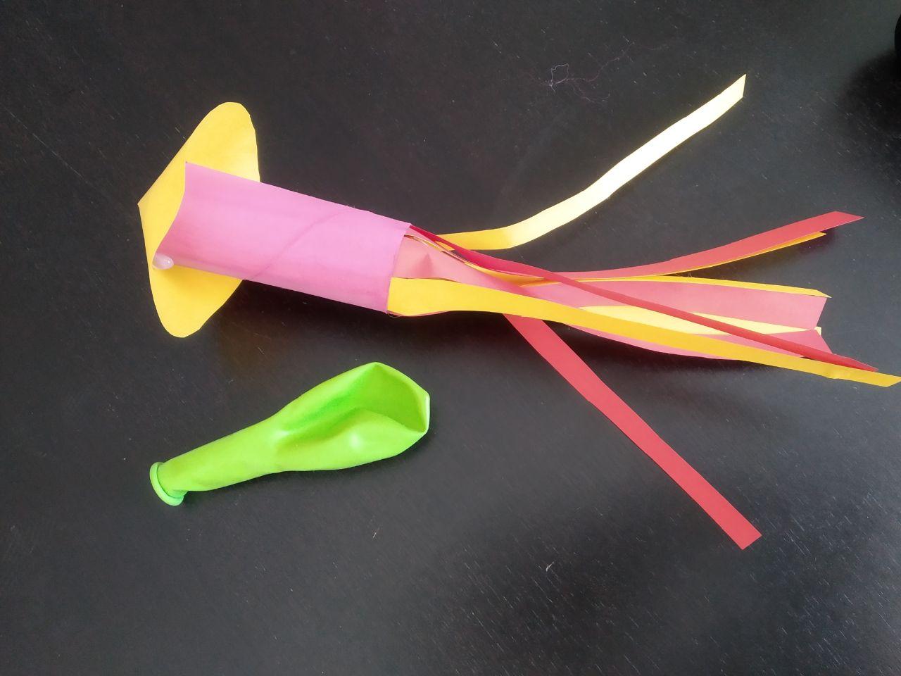 Experiment: Luftballonrakete - Mottes Wunderwelt