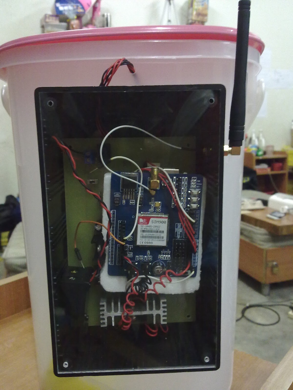 FLOOD MONITORING SYSTEM USING GSM