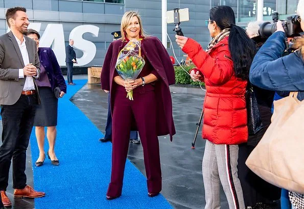 Queen Maxima wore Natan outfit, Natan Coat, Natan top and natan trousers. AFAS Software is the winner of King Willem I Award