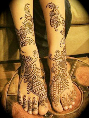 Detailed Arabic Mehndi Eid Design for Feet