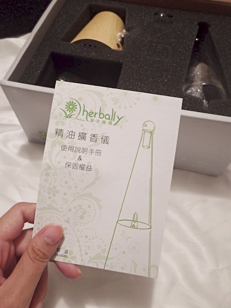 香氛 ░ 北歐風格的設計,質感品味的居家生活herbally 草本真情【花容】精油原木擴香儀