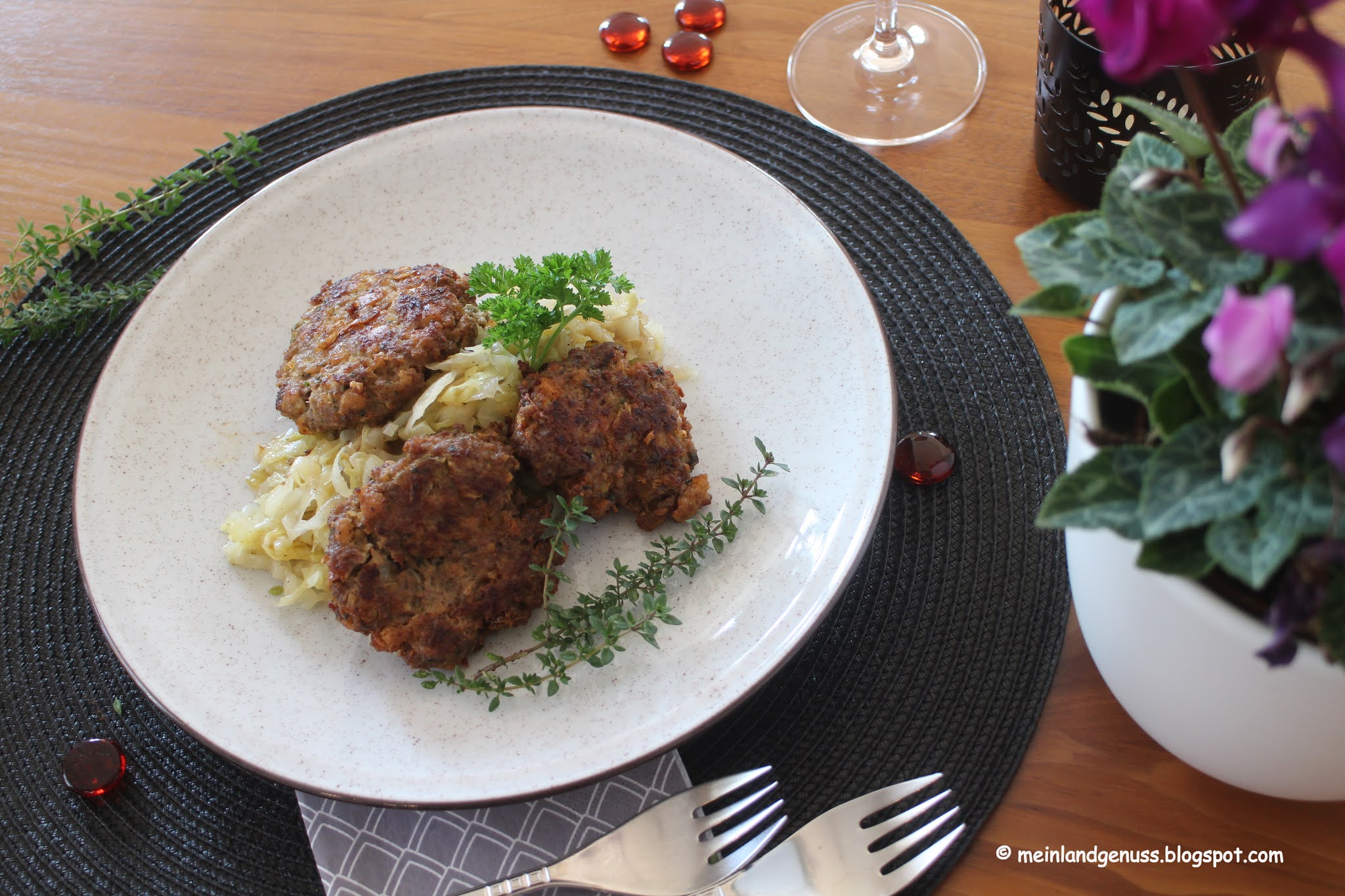mein Land und Gartengenuss : Hackfleisch-Laibchen auf karamellisierten ...