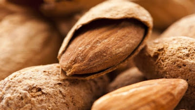 Τα αμύγδαλα μειώνουν καρδιακά και χοληστερίνη  