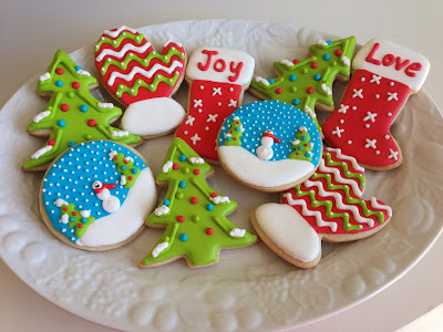 monograms & cake: Christmas Cut-Out Sugar Cookies with Royal Icing