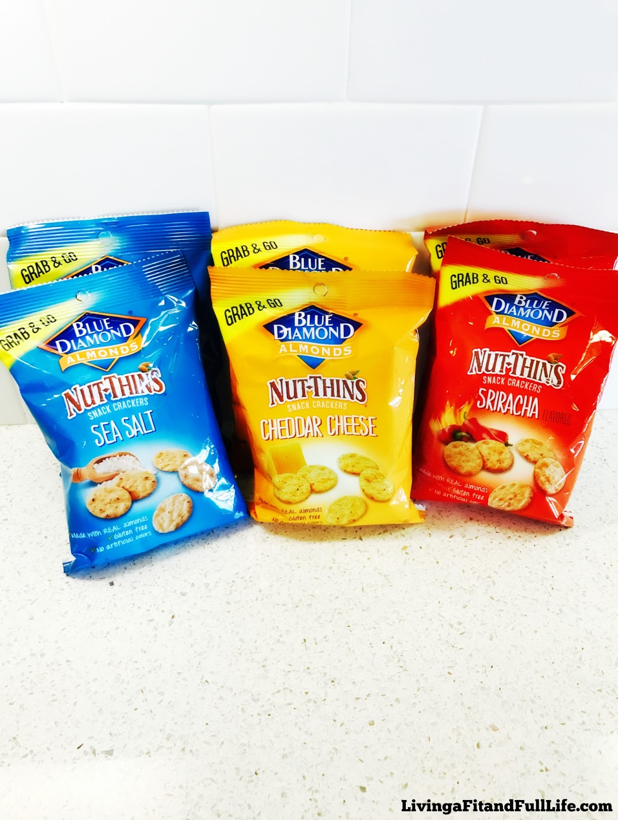 Living a Fit and Full Life Blue Diamond Almonds Nut Thins are a Kosher, Gluten Free Snack