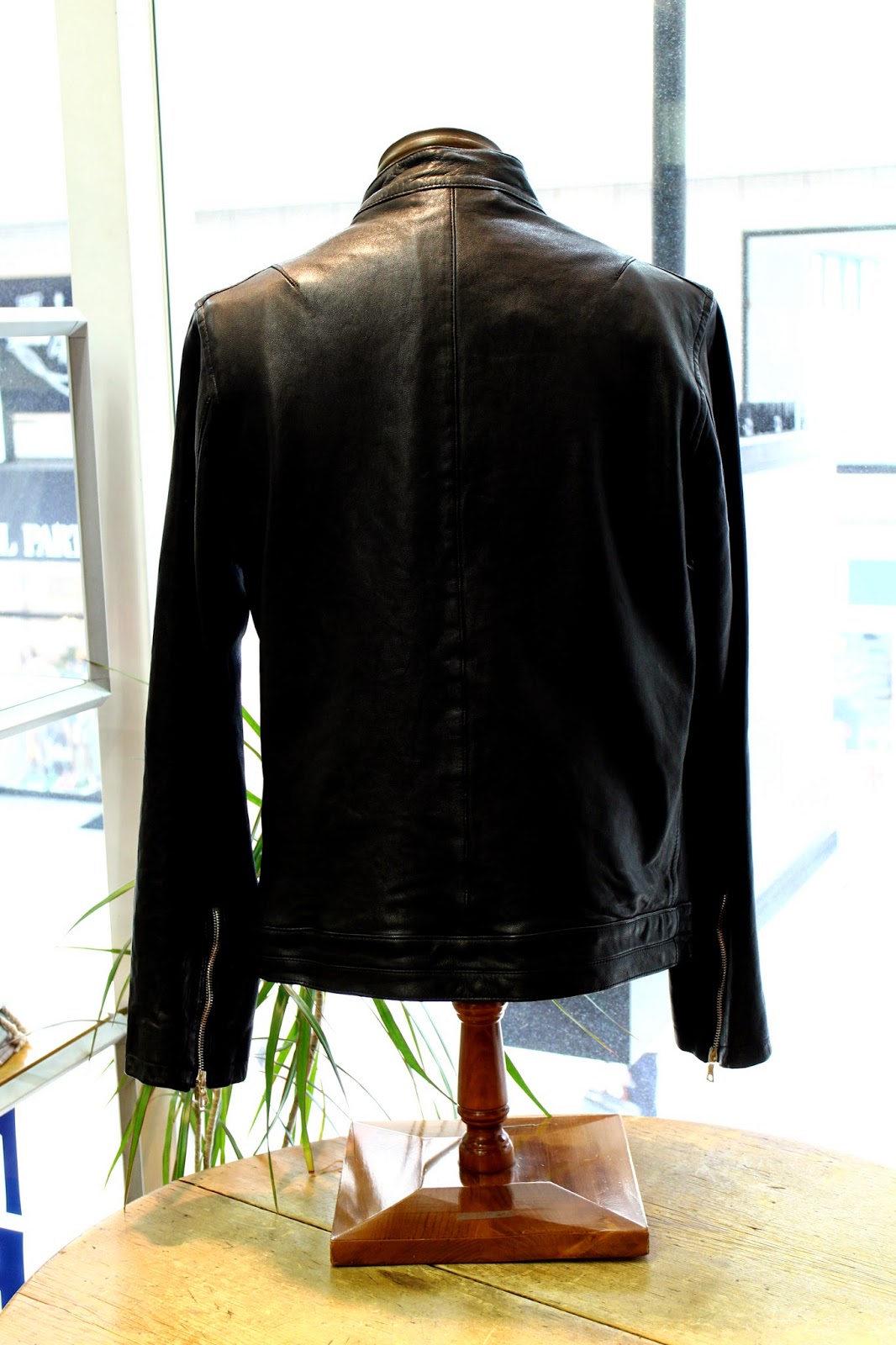 MEN'S BLESS NEWS: [BLUE WORK by TOMORROWLAND] 少し早いですがブルゾン入荷