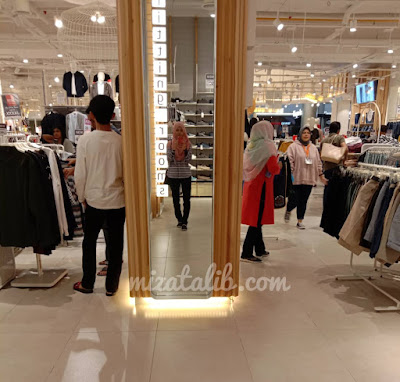 Teman Mr Ragaman Shopping  orang lelaki shopping, ragam orang lelaki membeli belah siapa lagi over lelaki atau perempuan semasa membeli belah siapa lebih cerewet bila bershoping defacto, kedai baru di ioi mall puchong sale aeon mall puchong sale ioi aeon mall puchong