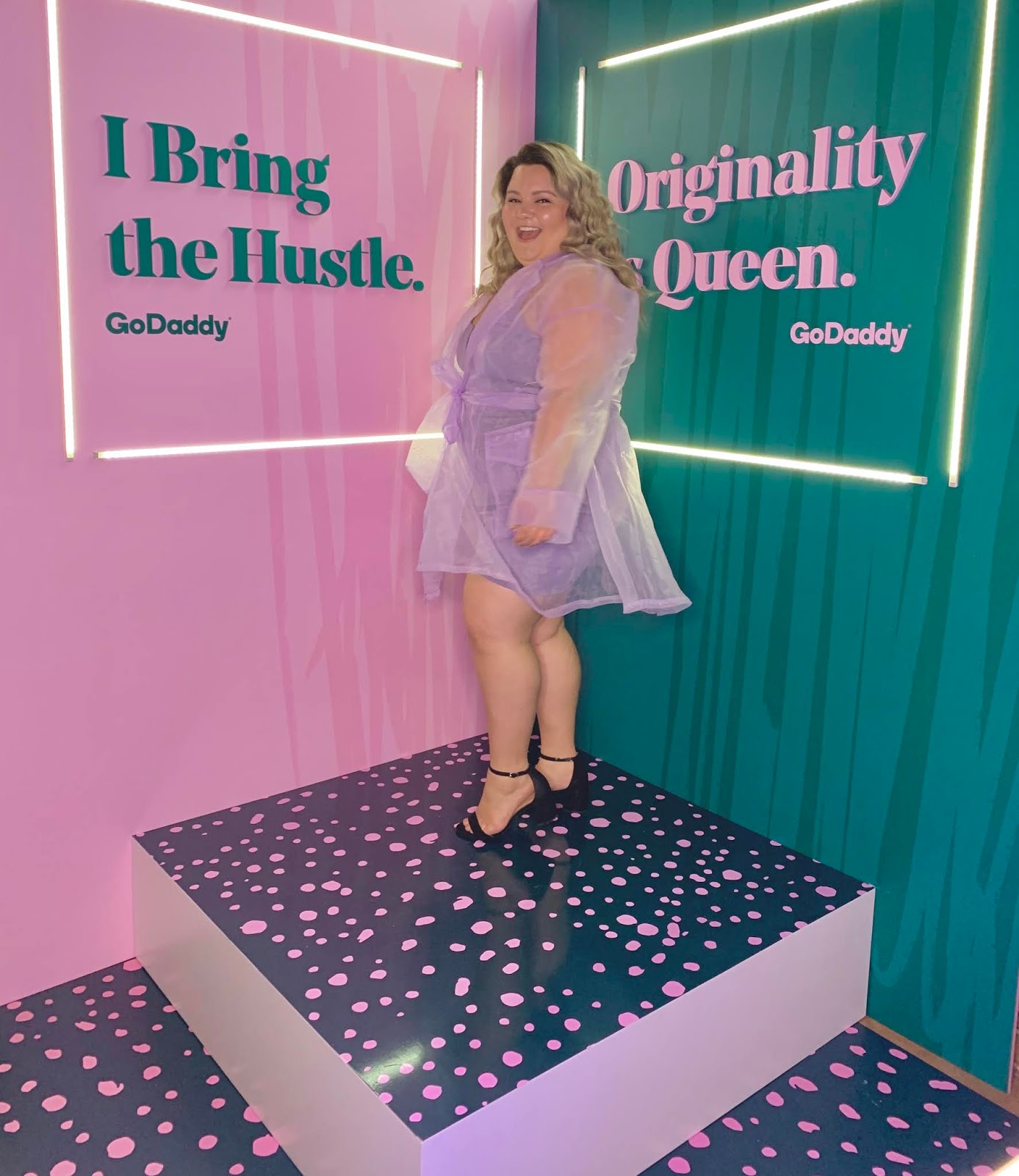 Chicago Plus Size Petite Fashion Blogger, YouTuber, and model Natalie Craig, of Natalie in the City, attends Her Campus' Her Conference and reviews Fashion Nova Curve's see-through mesh lilac lavender jacket.
