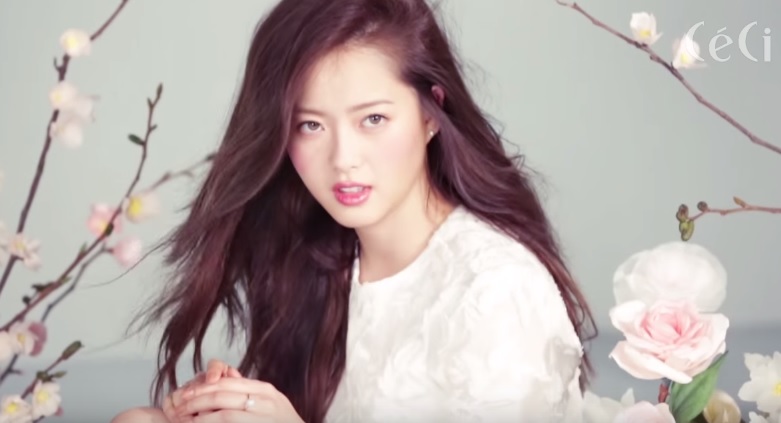 Go Ara is prettier than flowers! | Daily K Pop News Go Ara