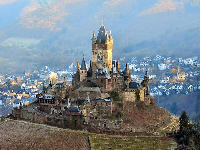 The Reichsburg Castle in Germany's Cochem. Photo: WikiMedia.org.