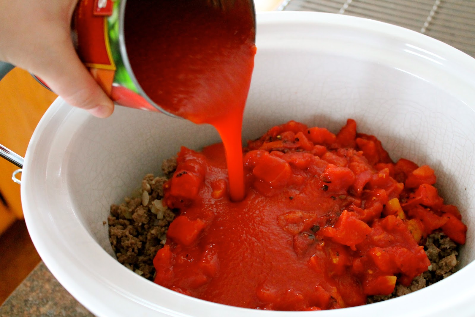 Mrs. Schwartz's Kitchen: Crockpot Spaghetti Meat Sauce