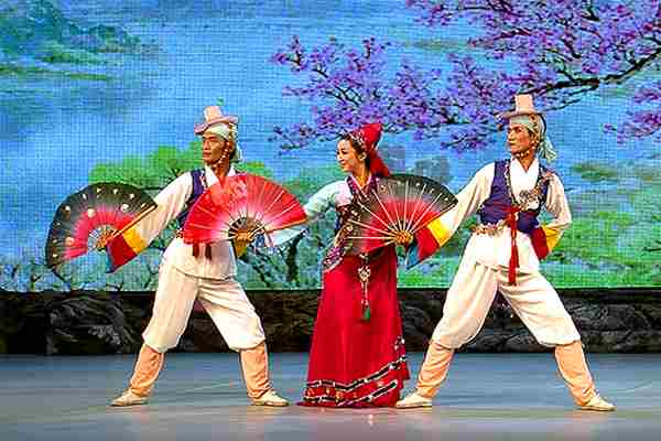 korean traditioanl male dance