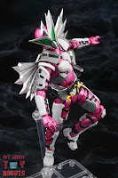 S.H. Figuarts Kamen Rider Jin Flying Falcon 31