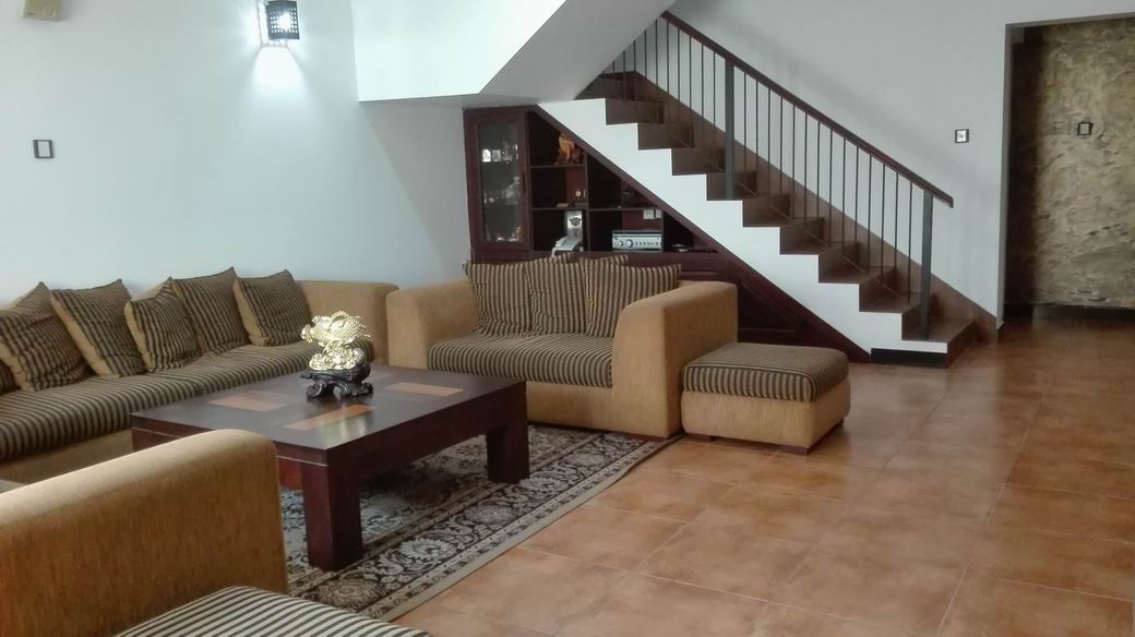 3 storied luxury house in Nugegoda