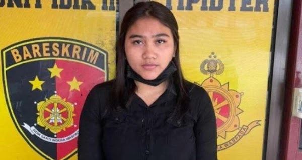 Wow...Cewek Cantik Pembuat Ijazah Palsu Ini Ditangkap Polisi Wow...Cewek Cantik Pembuat Ijazah Palsu Ini Ditangkap Polisi