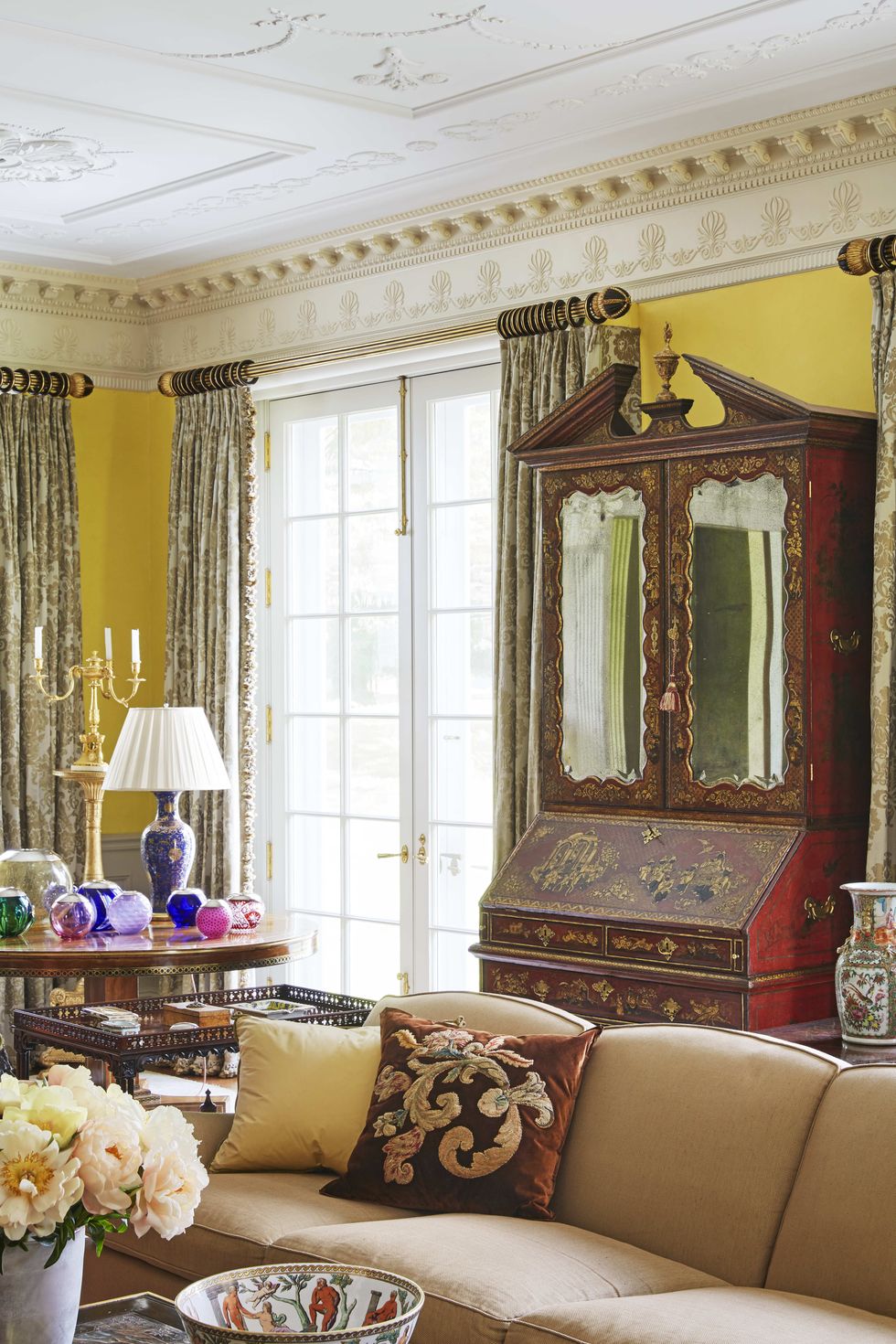 Greek Revival home in New York’s Hudson Valley. (Una casa neoclassica