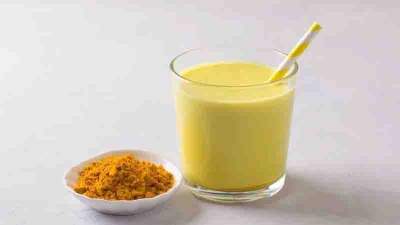 Haldi Wala Doodh Peene Ke 6 Fayde