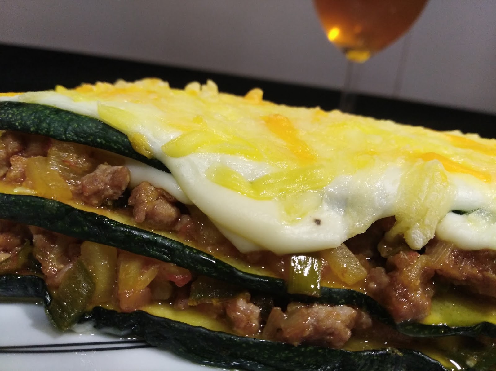 Lasaña Fria De Calabacin Pimientos Y Pesto ANOTANDO SABORES: LASAÑA DE CALABACÍN Y CARNE