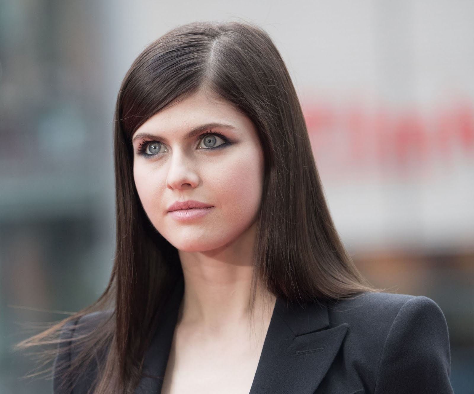 Alexandra Daddario Biography, Facts & Life Story Media Gossip