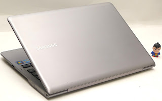 Laptop Ultrabook Samsung NP30U4C i5 Double VGA