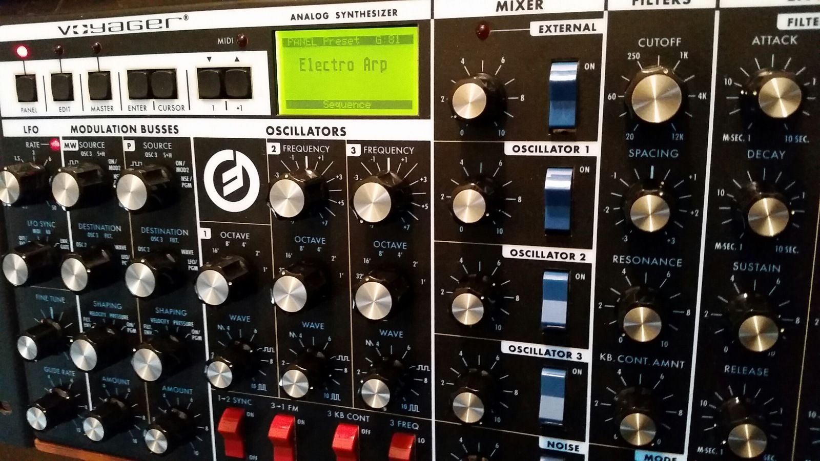 MATRIXSYNTH: Moog Minimoog Voyager RME Rack Mount Synthesizer SN RM0332