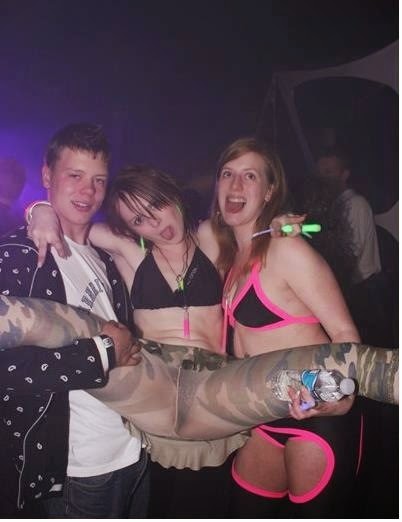 Embarrassing nightclub photos 18+ Embarrassing nightclub photos 18+