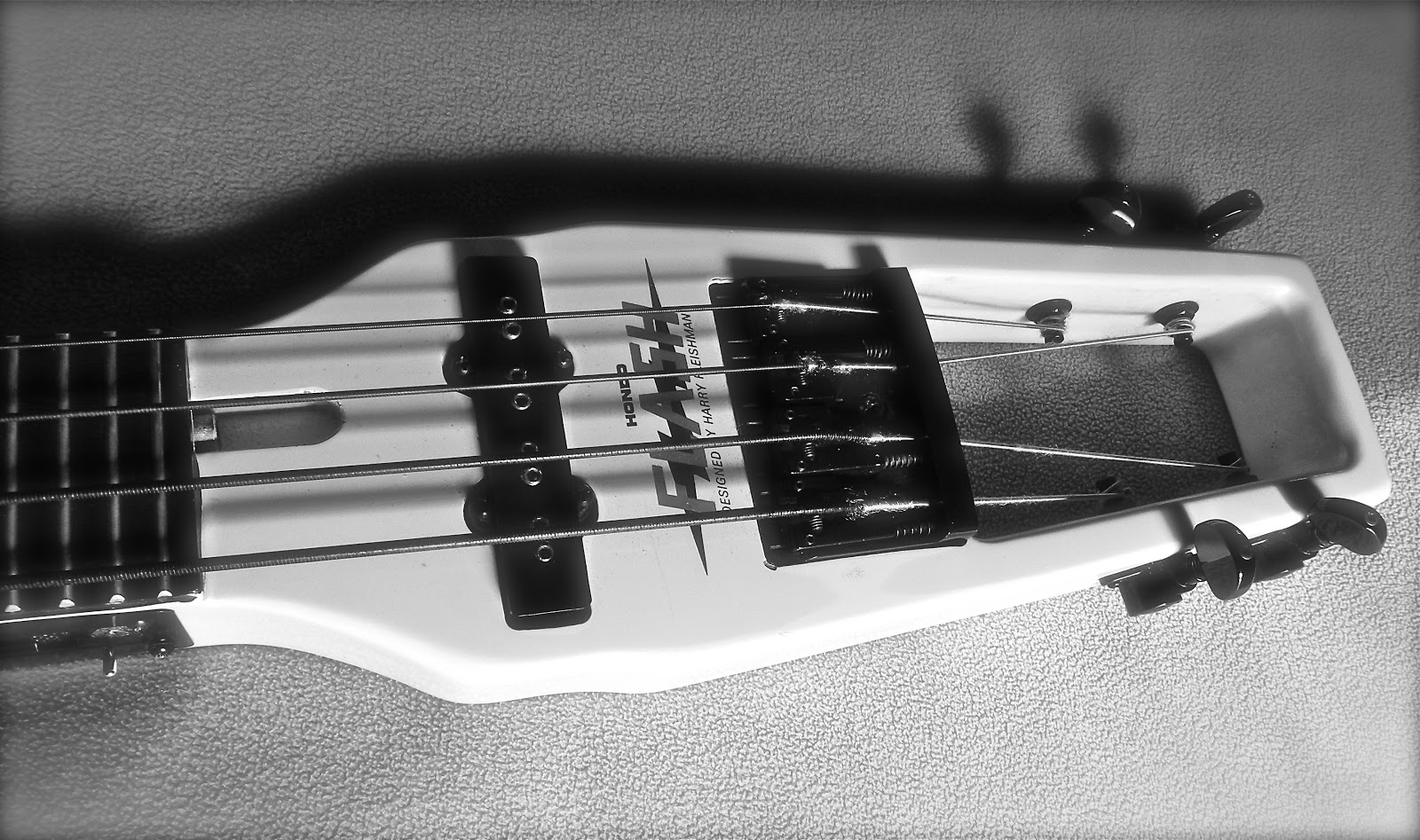 An Inaudible Hum Noise & the Tyranny of Form LOW ARCHITECTURE 9 HONDO "FLASH" BASS