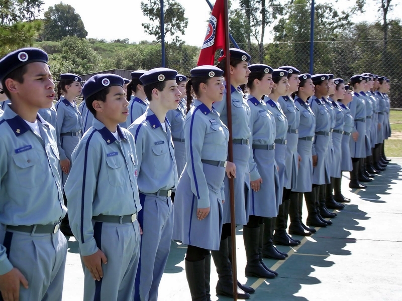 Caderno7: Colégio Tiradentes realiza formatura de alunos neste sábado