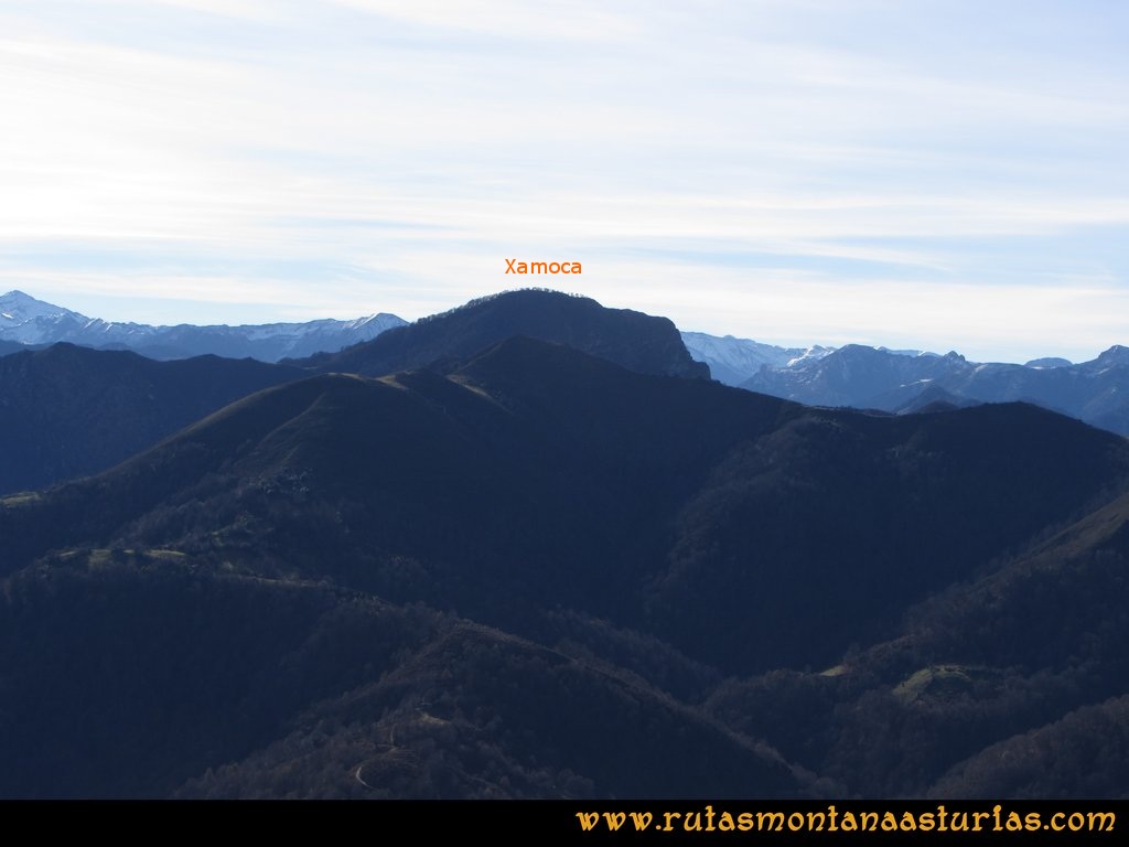 Pico Mua PR AS 46 Desde el pico Múa, vista de la Xamoca