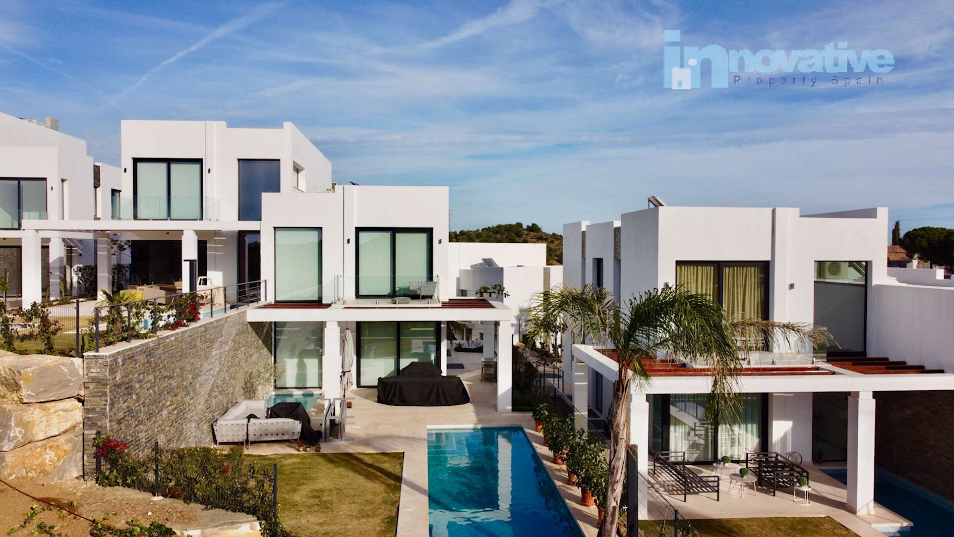 Properties for sale in Cabopino new villas