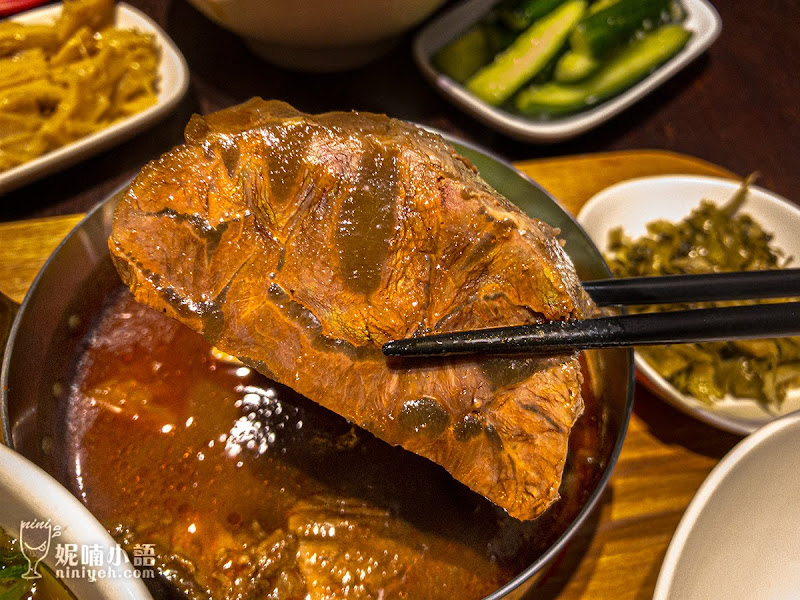 【西門町美食】牛店精燉牛肉麵。極品滿漢牛肉麵翻轉創意新吃法