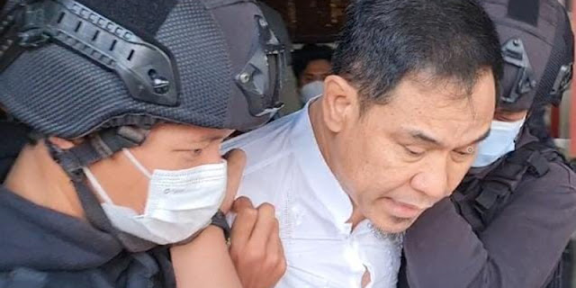 Pertanyakan Penangkapan Munarman, Jansen Sitindaon: Baiat ISIS Yang Dihadiri Munarman Tahun Berapa Saja Ya? Pertanyakan Penangkapan Munarman, Jansen Sitindaon: Baiat ISIS Yang Dihadiri Munarman Tahun Berapa Saja Ya?