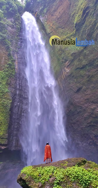 air terjun kabut pelangi