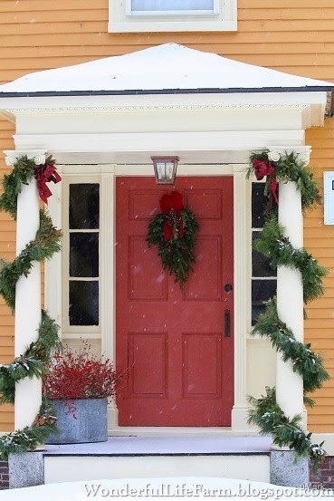 Wonderful Life Farm: Christmas Doors in New England