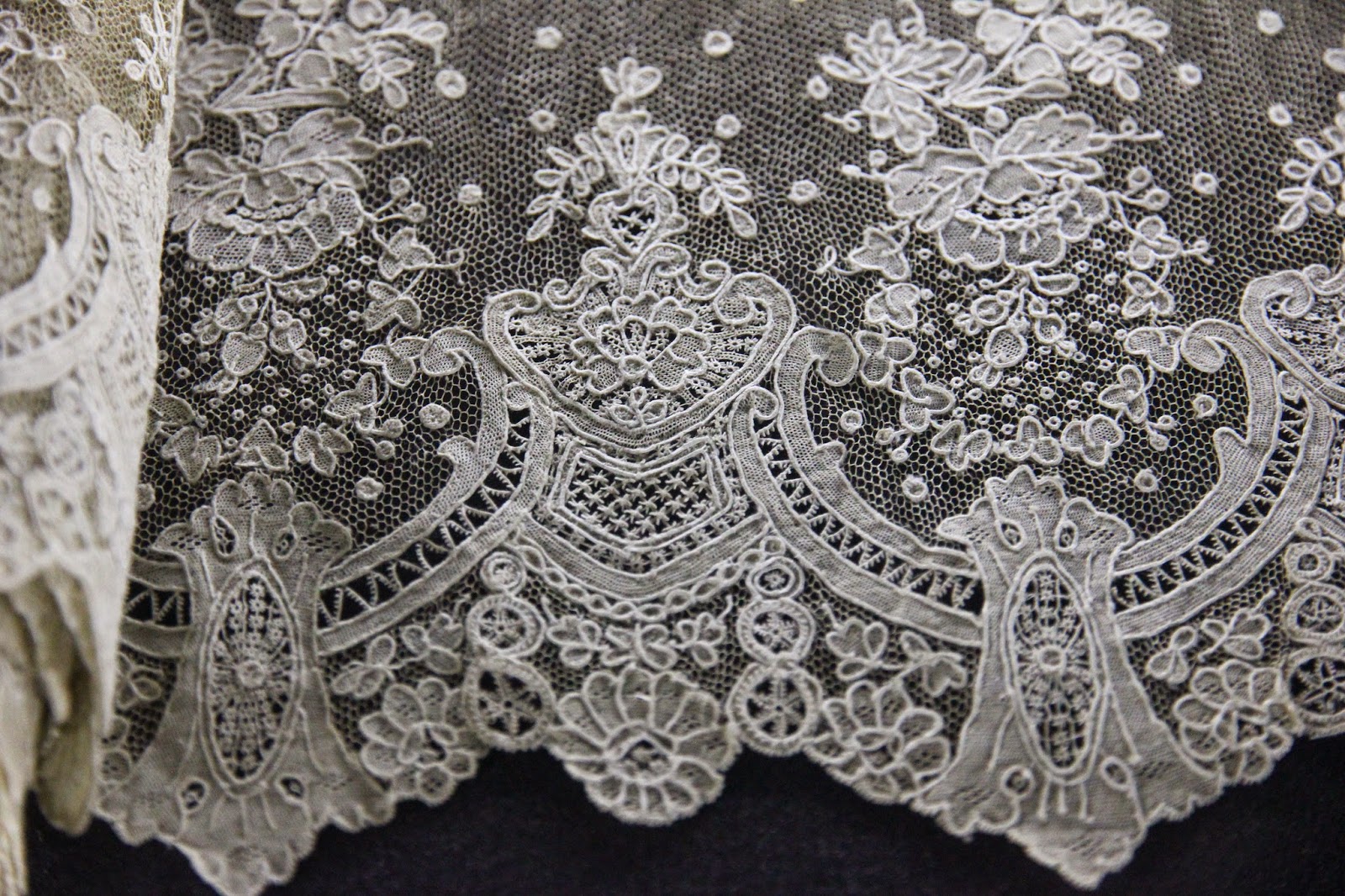 вологодское кружевоплетение вологодское кружево. вятское коклюшечное кружево. вологодского кружева. елецкие кружева. кружевной фасад.