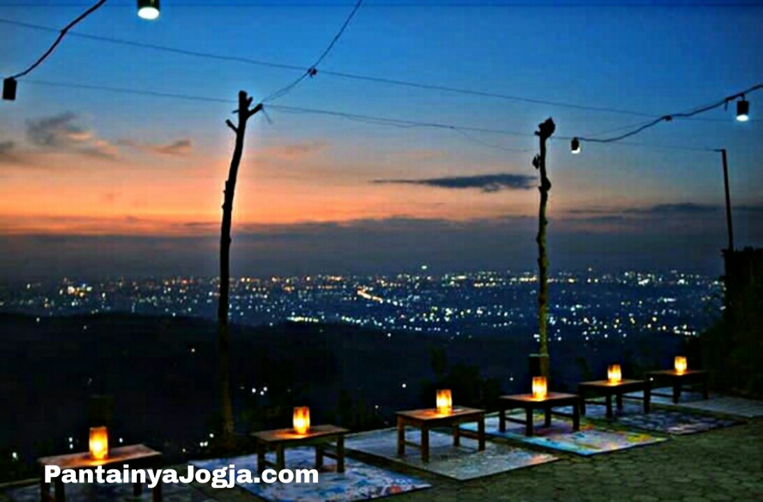 Lokasi Watu Amben,Bantul,Jogjakarta yang terkenal sebagai tempat Lokasi Watu Amben,Bantul,Jogjakarta yang terkenal sebagai tempat