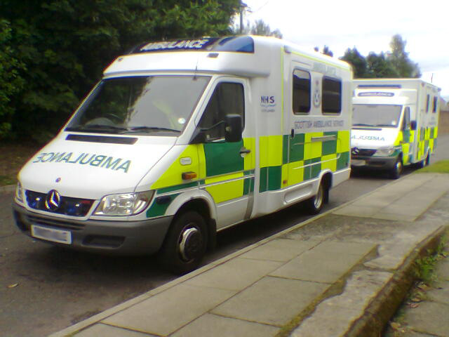 Gambar Mobil Ambulance 21