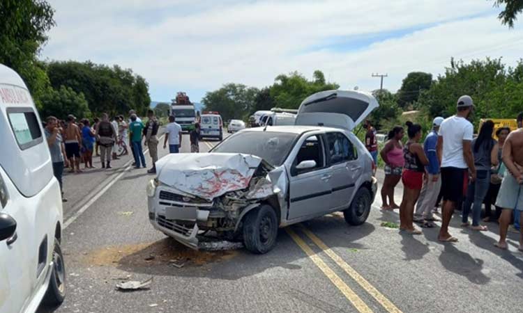 Jacobina: Acidente deixa cinco feridos na BR-324, próximo a Novo Paraíso