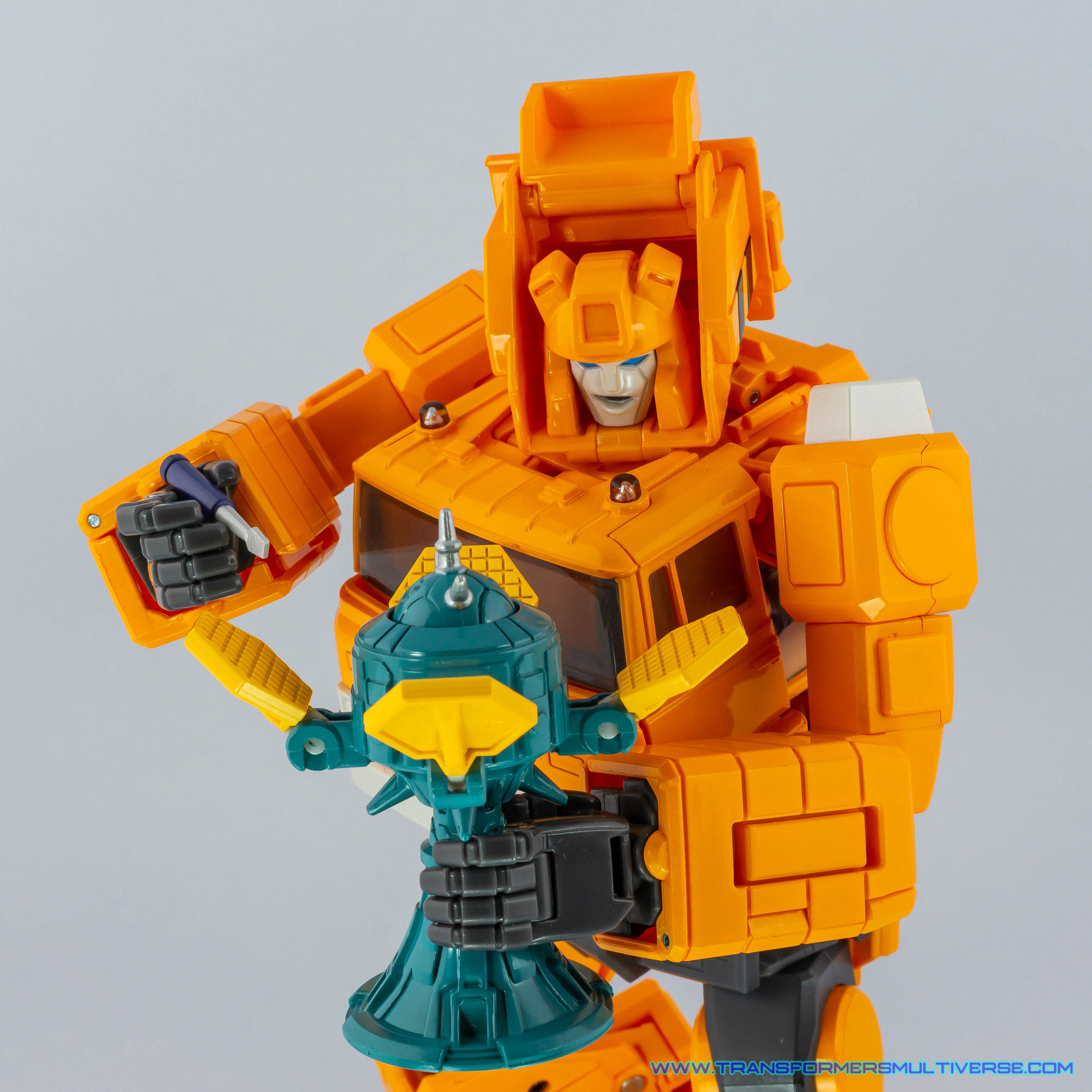 Transformers Masterpiece Grapple with solar power tower model