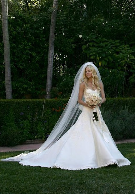 Red Carpet Dresses: Avril Lavigne - Avril Lavigne's Wedding 2006