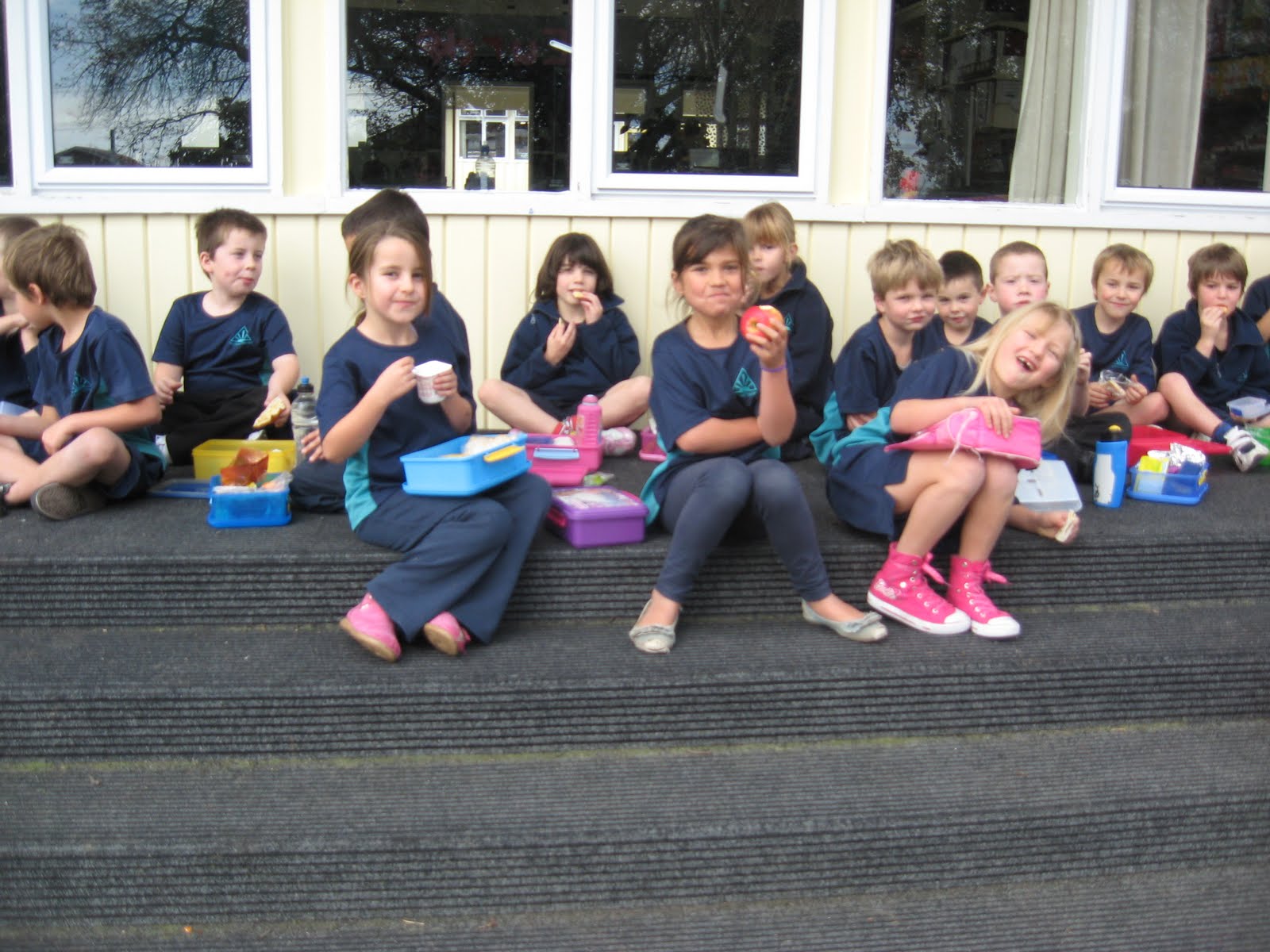 transition-to-nayland-primary-school-lunchtime